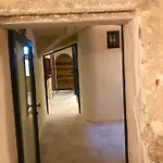 Maison De Roche-uzes Centre Historique L' Ucetia Daire *