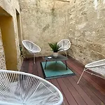 Maison De Roche-uzes Centre Historique L' Ucetia Daire
