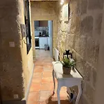 Daire Maison De Roche-uzes Centre Historique L' Ucetia