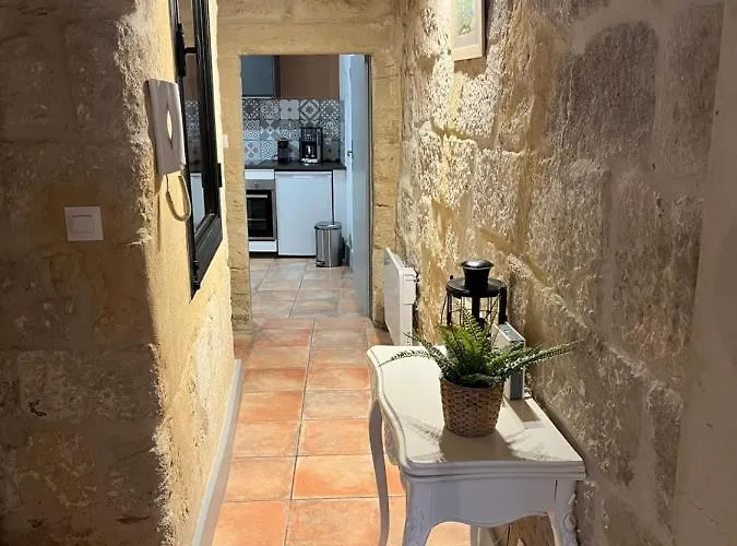 Διαμέρισμα Maison De Roche-uzes Centre Historique L' Ucetia